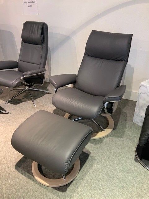 Stressless Aura medium + voetenbank foto 2
