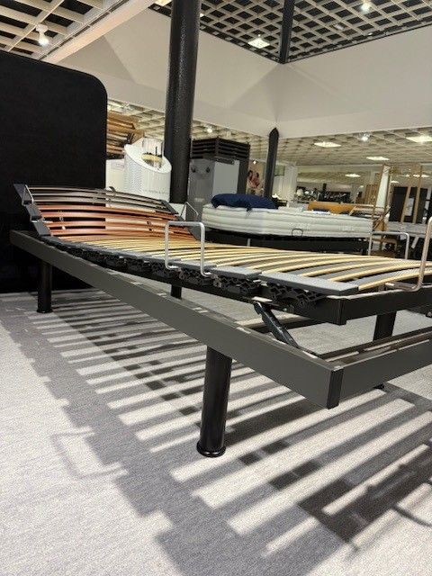 Swissflex uni 08_25 90 x 200 op poten  foto 2