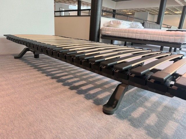 Swissflex uni 22 bridge 80 x 210 op poten foto 3