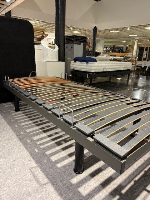 Swissflex uni 08_25 90 x 200 op poten  foto 3